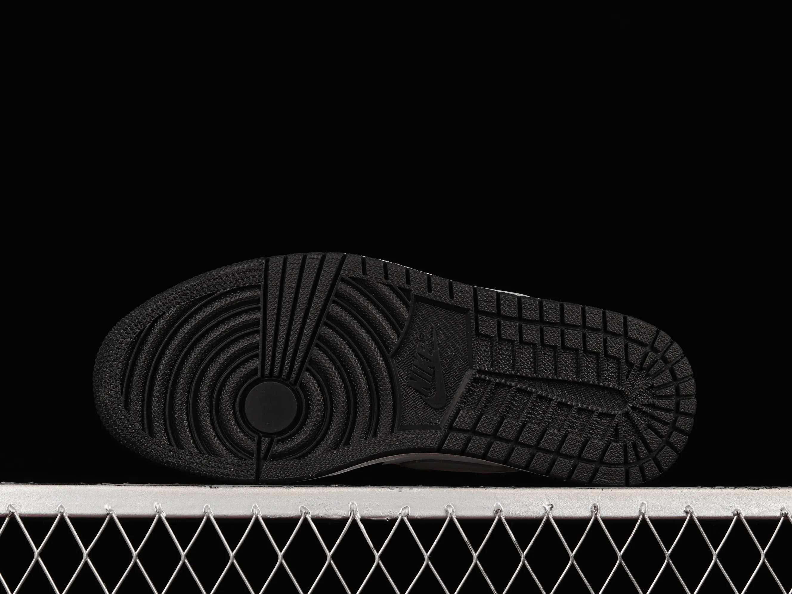 All categories Air Jordan Jordan series basketball shoes Air Jordan 1 Low Air Jordan 1 Low "New Emerald" AJ1 Joe 1 black and white gray 552780-018